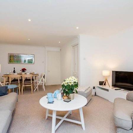 Modern Mews House With Free Parking Space, And Patio By Huluki Sussex Stays Brighton Kültér fotó