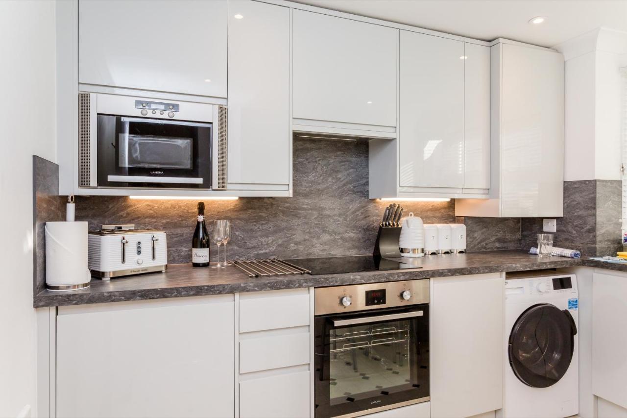 Modern Mews House With Free Parking Space, And Patio By Huluki Sussex Stays Brighton Kültér fotó