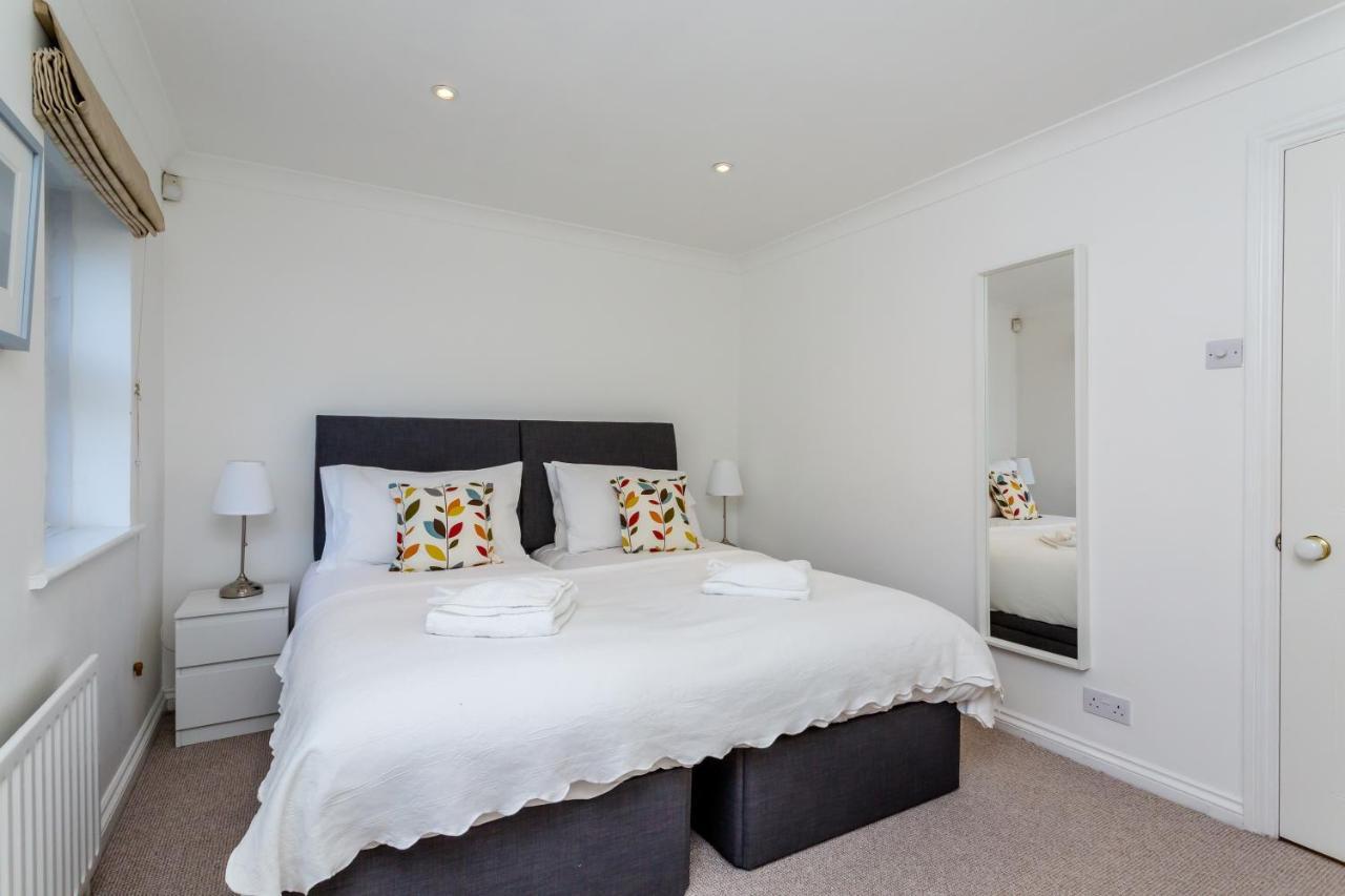 Modern Mews House With Free Parking Space, And Patio By Huluki Sussex Stays Brighton Kültér fotó