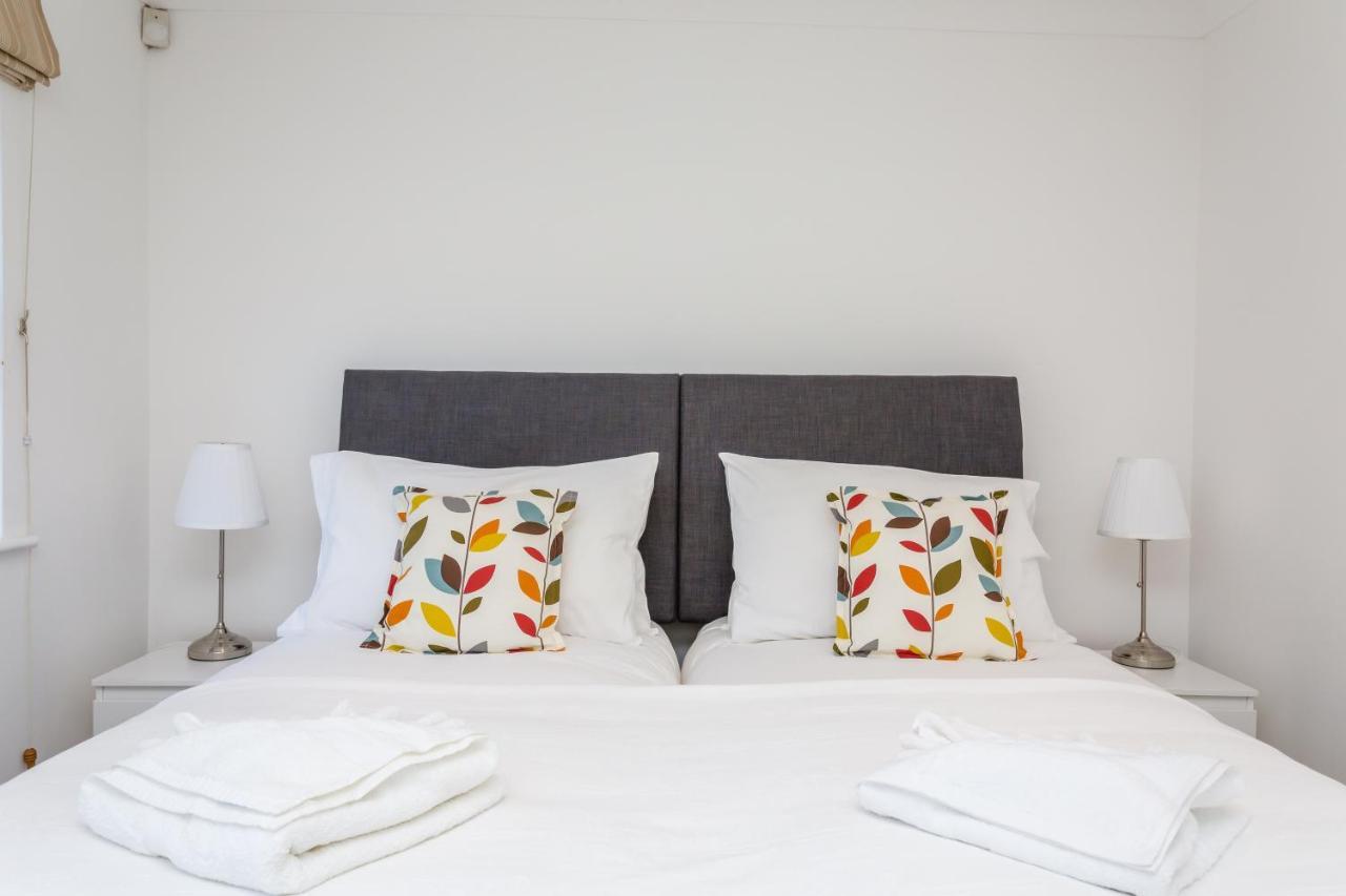 Modern Mews House With Free Parking Space, And Patio By Huluki Sussex Stays Brighton Kültér fotó