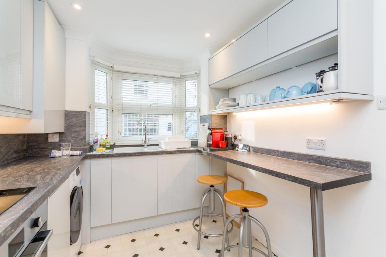 Modern Mews House With Free Parking Space, And Patio By Huluki Sussex Stays Brighton Kültér fotó