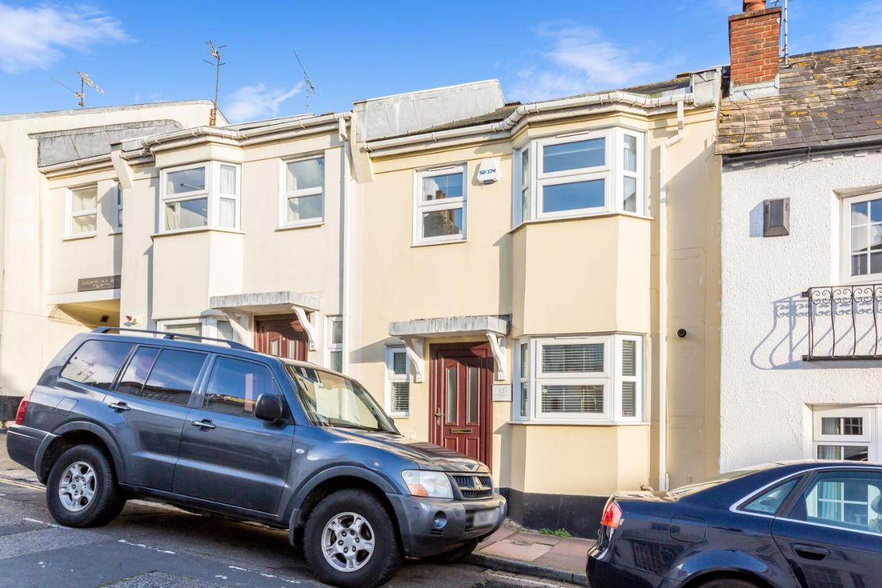 Modern Mews House With Free Parking Space, And Patio By Huluki Sussex Stays Brighton Kültér fotó