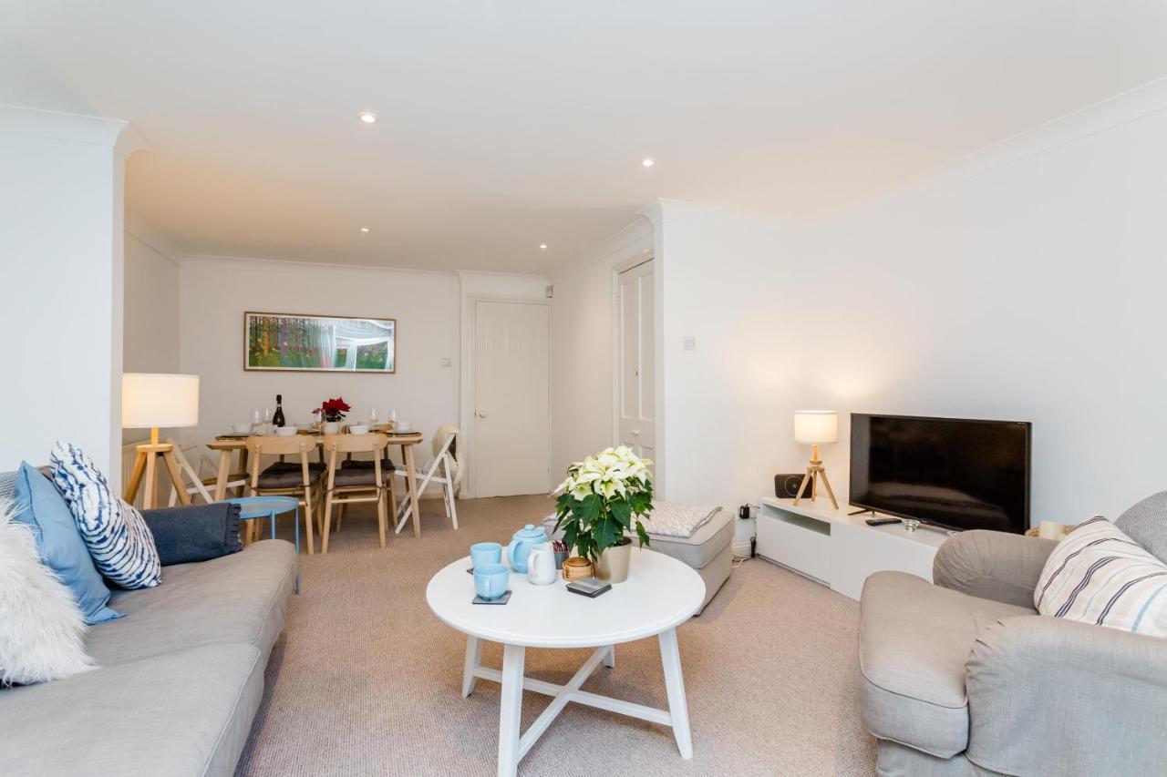 Modern Mews House With Free Parking Space, And Patio By Huluki Sussex Stays Brighton Kültér fotó