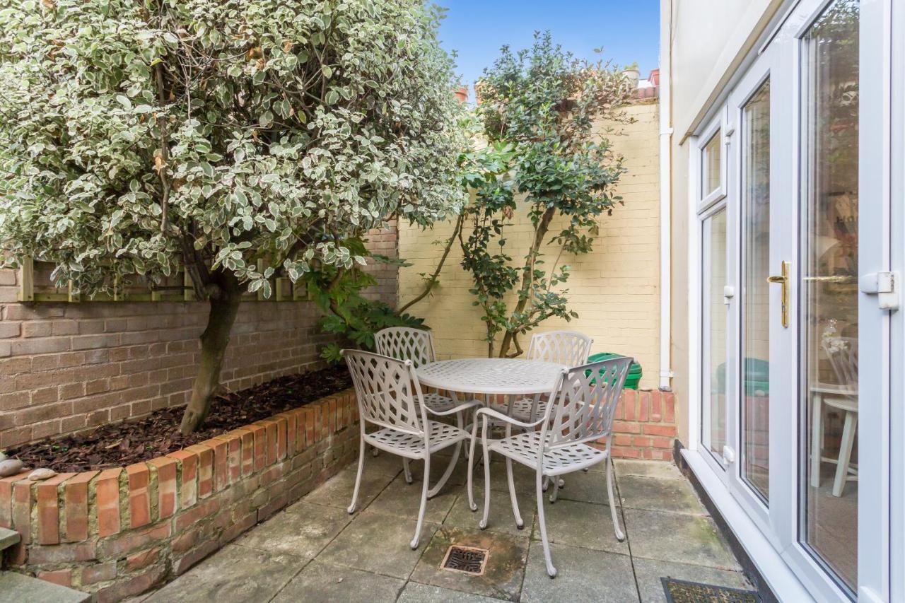 Modern Mews House With Free Parking Space, And Patio By Huluki Sussex Stays Brighton Kültér fotó