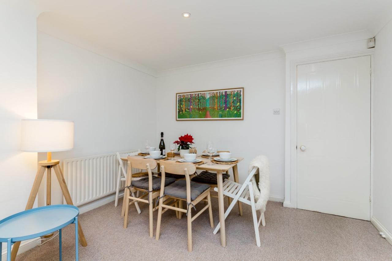 Modern Mews House With Free Parking Space, And Patio By Huluki Sussex Stays Brighton Kültér fotó